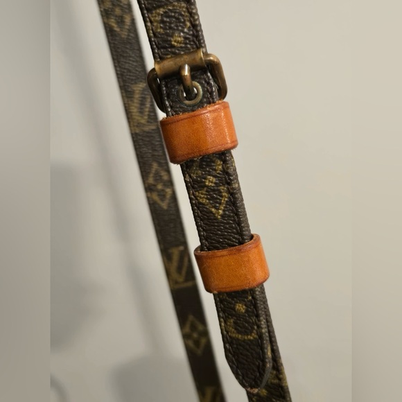 Louis Vuitton Amazon Crossbody Bag - Picture 9 of 16